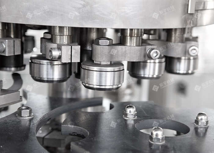 易拉罐啤酒/含汽飲料灌裝機 易拉罐啤酒/含汽飲料灌裝機